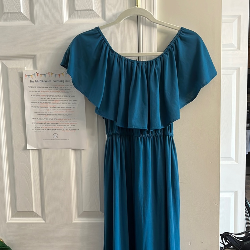 Womens off the shoulder ruffle maxi dress with side split beach with pockets!